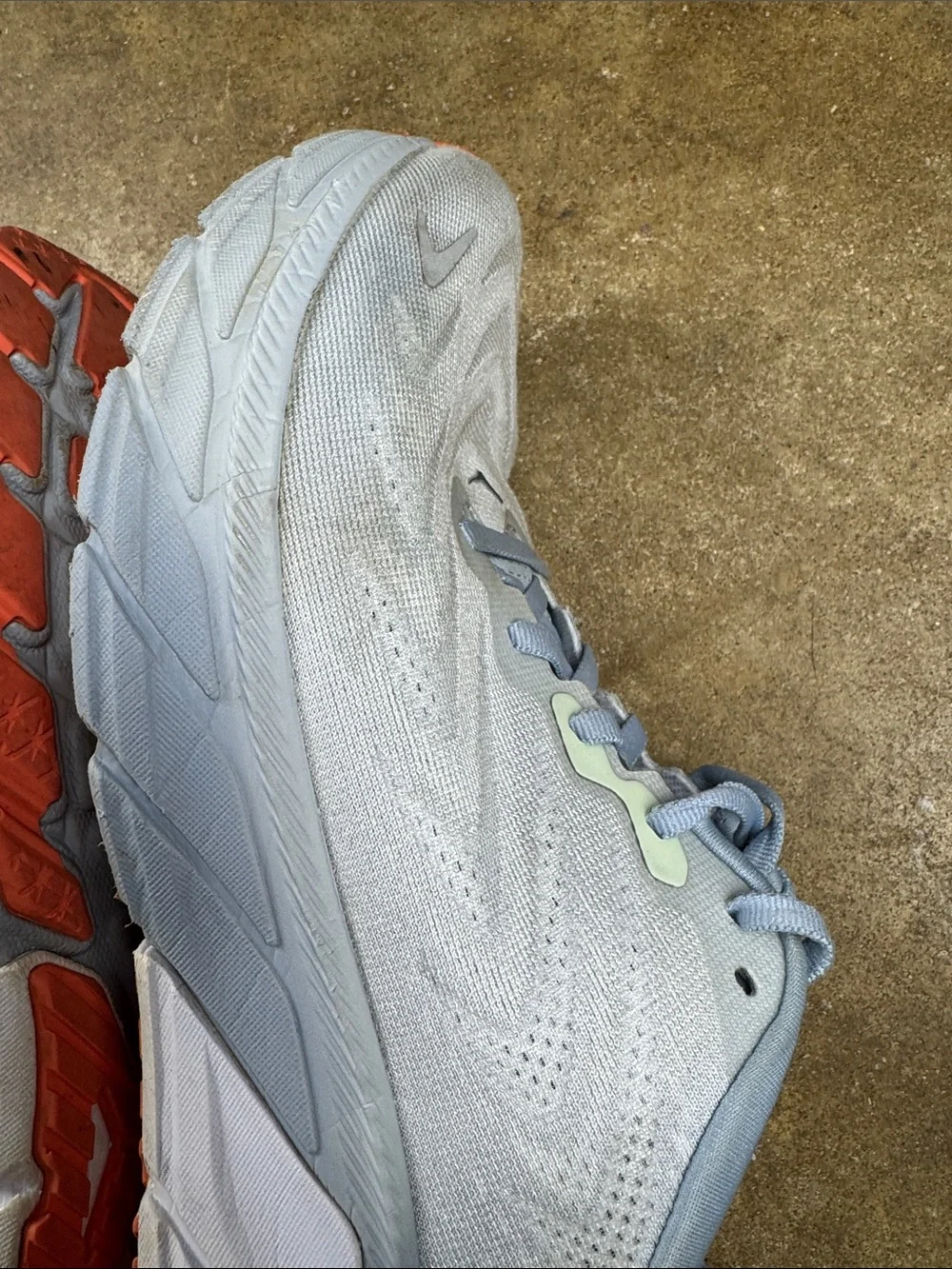 Hoka Arahi 6  Light Blue Lace-Up Running Shoes with Subtle Coral Accent Size: 9